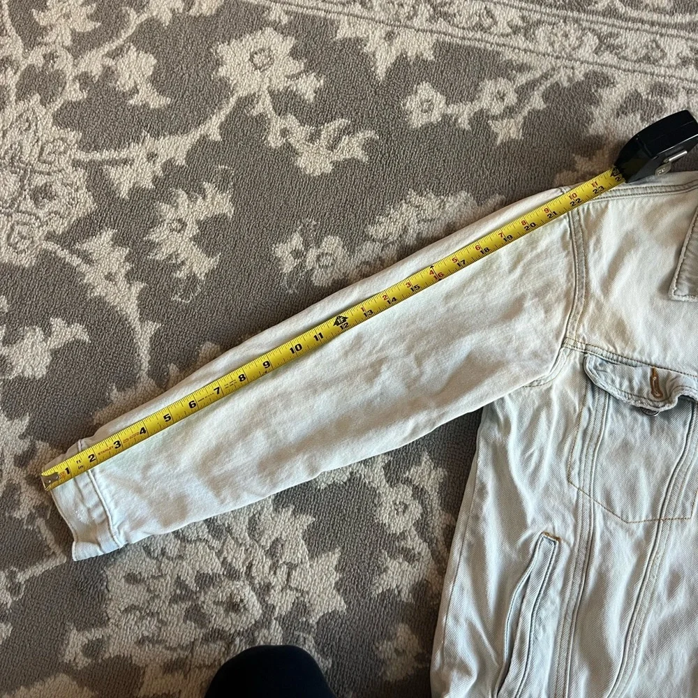 Forever 21 Distressed Light-Wash Denim Jacket - Picture 6 of 9